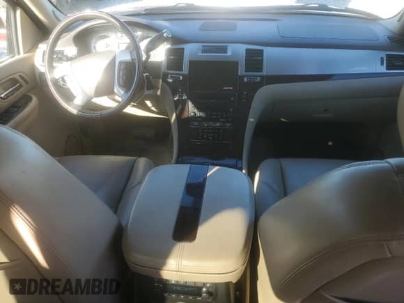 2009 Cadillac Escalade with VIN 1GYFK23229R211846, listed as a Copart auction lot 57988185 with 150,758 mi miles and Salvage title. Bid and sale history available at DreamBid. Image 8.