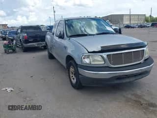 2000 Ford F-150 XL z VIN 1FTRX07L8YKB16775, wystawiony jako IAAI lot #43298141 z przebiegiem 337 979 mil mil oraz . Historia ofert i sprzedaży dostępna na DreamBid. Obrazek 1.