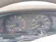 1996 Toyota Camry DX z VIN 4T1BG12K3TU825628, wystawiony jako IAAI lot #42745859 z przebiegiem 197 758 mil mil oraz . Historia ofert i sprzedaży dostępna na DreamBid. Obrazek 7.