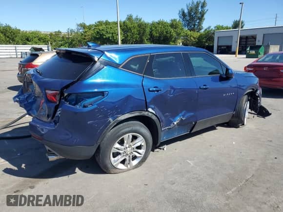 2022 Chevrolet Blazer LT z VIN 3GNKBCR48NS125331, wystawiony jako Copart lot #91179185 z przebiegiem 52 276 mil mil oraz Czysty tytuł • Clean title. Historia ofert i sprzedaży dostępna na DreamBid. Obrazek 3.