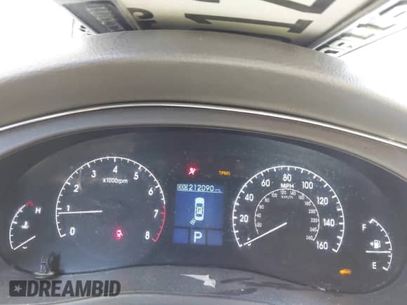 2009 Hyundai Genesis with VIN KMHGC46F99U050633, listed as a IAAI auction lot 43322259 with 212,090 mi miles and . Bid and sale history available at DreamBid. Image 7.