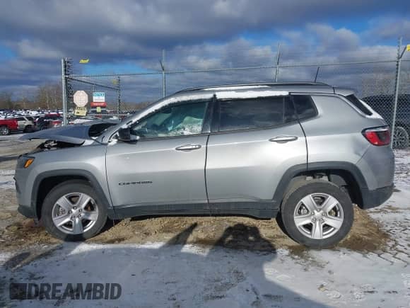 2022 Jeep Compass Altitude с VIN 3C4NJDBB8NT232820, выставлен на аукционе IAAI как лот 41199624 с пробегом 46 337 миль миль и . История ставок и продаж доступна на DreamBid. Изображение 15.