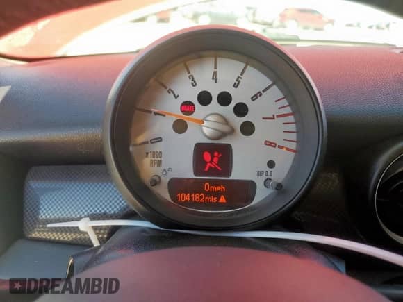 2012 MINI Hardtop S с VIN WMWSV3C56CTY28508, выставлен на аукционе Copart как лот 57434945 с пробегом 104 182 миль миль и Чистый • Clean title. История ставок и продаж доступна на DreamBid. Изображение 9.