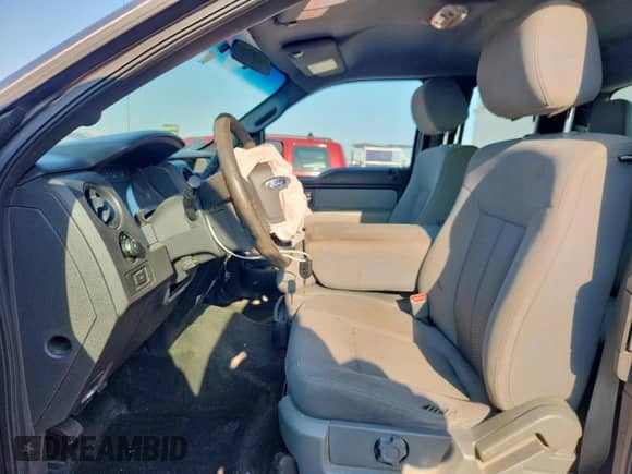 2014 Ford F-150 XL с VIN 1FTEX1CM4EKF53896, выставлен на аукционе Copart как лот 67739755 с пробегом 163 468 миль миль и Списание • Salvage title. История ставок и продаж доступна на DreamBid. Изображение 7.