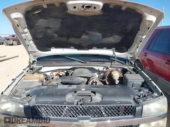 2005 Chevrolet Silverado 1500 z VIN 1GCEC14V15Z234840, wystawiony jako IAAI lot #41680492 z przebiegiem 264 652 mil mil oraz . Historia ofert i sprzedaży dostępna na DreamBid. Obrazek 10.