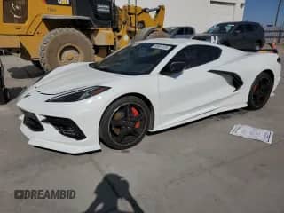 2021 Chevrolet Corvette 2LT z VIN 1G1YB2D43M5113500, wystawiony jako Copart lot #60681225 z przebiegiem 7 719 mil mil oraz Szkoda całkowita • Salvage title. Historia ofert i sprzedaży dostępna na DreamBid. Obrazek 1.