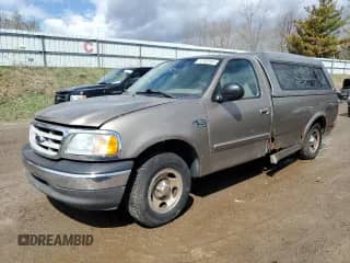 2003 Ford F-150 XL с VIN 1FTRF17L93NA13476, выставлен на аукционе Copart как лот 52938165 с пробегом 194 221 миль миль и Чистый • Clean title. История ставок и продаж доступна на DreamBid. Изображение 1.