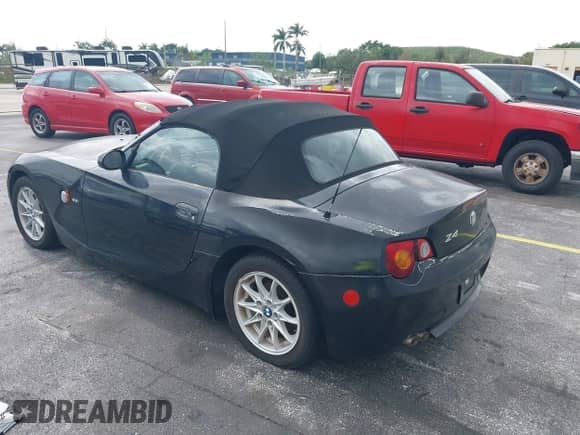2004 BMW Z4 2.5i with VIN 4USBT33534LS51652, listed as a IAAI auction lot 41986589 with 69,576 mi miles and . Bid and sale history available at DreamBid. Image 3.
