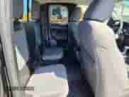 2022 Toyota Tacoma SR z VIN 3TYSZ5AN0NT082424, wystawiony jako Copart lot #65411225 z przebiegiem 22 506 mil mil oraz Szkoda całkowita • Salvage title. Historia ofert i sprzedaży dostępna na DreamBid. Obrazek 10.