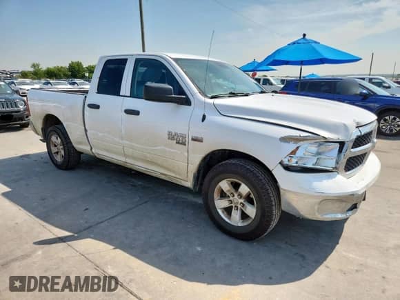 2019 Ram 1500 Tradesman z VIN 1C6RR6FT4KS671896, wystawiony jako Copart lot #69393855 z przebiegiem 178 423 mil mil oraz Szkoda całkowita • Salvage title. Historia ofert i sprzedaży dostępna na DreamBid. Obrazek 4.