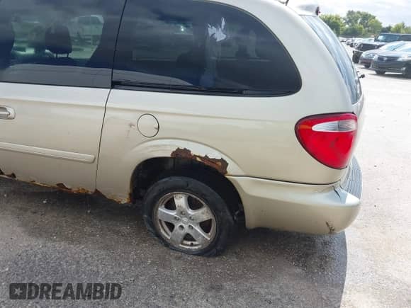 2006 Dodge Grand Caravan SXT z VIN 2D4GP44L76R913488, wystawiony jako IAAI lot #43020732 z przebiegiem 181 113 mil mil oraz . Historia ofert i sprzedaży dostępna na DreamBid. Obrazek 6.