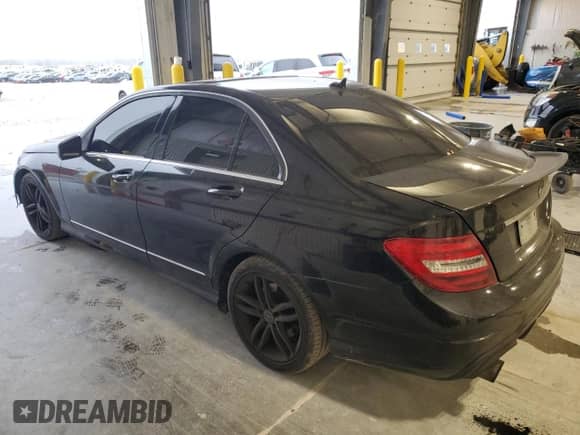 2014 Mercedes-Benz C 300 Sport with VIN WDDGF8AB1ER320996, listed as a Copart auction lot 90364515 with 125,557 mi miles and Clean title. Bid and sale history available at DreamBid. Image 2.