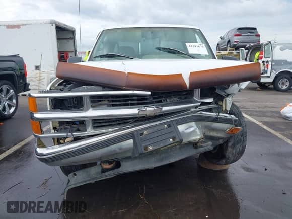 1996 Chevrolet Silverado 1500 with VIN 1GCEK19R8TE251962, listed as a IAAI auction lot 43391675 with 329,983 mi miles and . Bid and sale history available at DreamBid. Image 12.