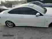 2012 Mercedes-Benz C 350 z VIN WDDGJ5HBXCF853270, wystawiony jako Copart lot #53367035 z przebiegiem 103 792 mil mil oraz Szkoda całkowita • Salvage title. Historia ofert i sprzedaży dostępna na DreamBid. Obrazek 13.