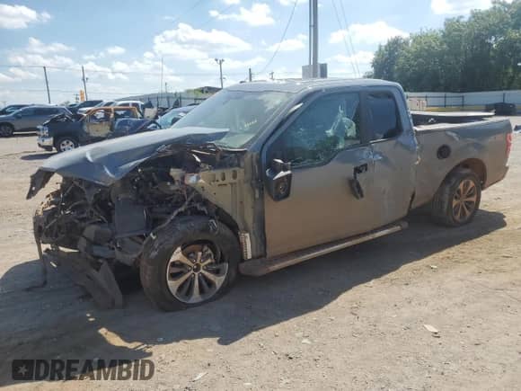 2019 Ford F-150 XL z VIN 1FTEX1EP3KKC33665, wystawiony jako Copart lot #68904025 z przebiegiem Nie podano mil oraz Szkoda całkowita • Salvage title. Historia ofert i sprzedaży dostępna na DreamBid. Obrazek 1.