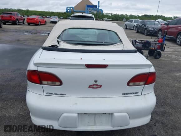 1998 Chevrolet Cavalier Z24 с VIN 4G1JF32T5WB900084, выставлен на аукционе IAAI как лот 40502402 с пробегом Не указан миль и . История ставок и продаж доступна на DreamBid. Изображение 15.