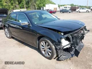 2018 Chrysler 300 Limited z VIN 2C3CCAKG7JH231645, wystawiony jako IAAI lot #42460979 z przebiegiem 65 767 mil mil oraz . Historia ofert i sprzedaży dostępna na DreamBid. Obrazek 1.