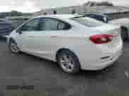 2017 Chevrolet Cruze LT z VIN 1G1BE5SM6H7215949, wystawiony jako Copart lot #81203235 z przebiegiem 31 864 mil mil oraz Szkoda całkowita • Salvage title. Historia ofert i sprzedaży dostępna na DreamBid. Obrazek 2.