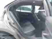 2021 Toyota Camry SE Nightshade z VIN 4T1G11AK8MU536707, wystawiony jako IAAI lot #43329430 z przebiegiem 61 408 mil mil oraz . Historia ofert i sprzedaży dostępna na DreamBid. Obrazek 8.