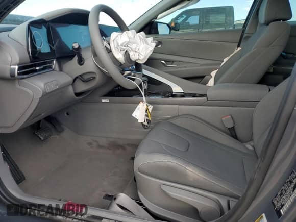 2024 Hyundai Elantra с VIN KMLHM4DJ7RU111237, выставлен на аукционе Copart как лот 67406614 с пробегом 28 миль миль и Списание • Salvage title. История ставок и продаж доступна на DreamBid. Изображение 7.