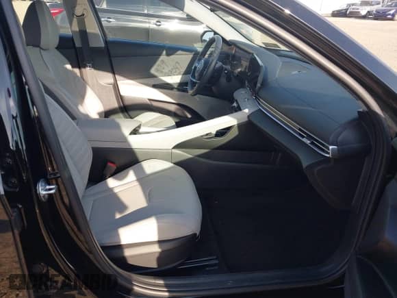 2023 Hyundai Elantra Limited с VIN KMHLP4AG3PU562467, выставлен на аукционе IAAI как лот 43366001 с пробегом 44 188 миль миль и . История ставок и продаж доступна на DreamBid. Изображение 5.