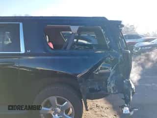 2016 Chevrolet Suburban LT z VIN 1GNSCHKC0GR205174, wystawiony jako IAAI lot #43260892 z przebiegiem 473 201 mil mil oraz . Historia ofert i sprzedaży dostępna na DreamBid. Obrazek 6.