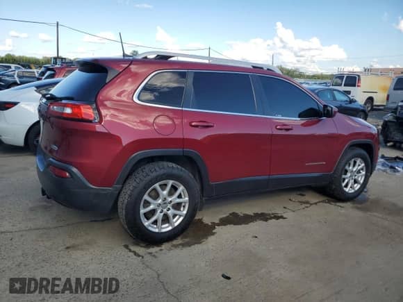 2016 Jeep Cherokee Latitude with VIN 1C4PJMCB3GW117577, listed as a Copart auction lot 70693805 with 114,675 mi miles and Clean title. Bid and sale history available at DreamBid. Image 3.