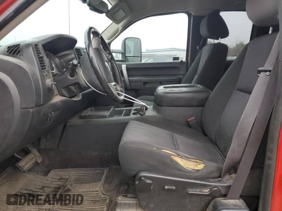 2011 Chevrolet Silverado 3500HD DRW LT с VIN 1GC5K0C82BZ225732, выставлен на аукционе Copart как лот 85118884 с пробегом 183 515 миль миль и Списание • Salvage title. История ставок и продаж доступна на DreamBid. Изображение 7.