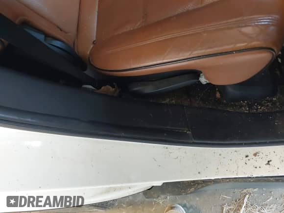 2011 Jeep Grand Cherokee Overland with VIN 1J4RR6GG2BC744729, listed as a IAAI auction lot 43163674 with 227,711 mi miles and . Bid and sale history available at DreamBid. Image 8.