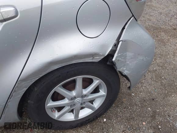 2013 Toyota Prius One z VIN JTDKDTB3XD1051060, wystawiony jako IAAI lot #42851670 z przebiegiem 163 017 mil mil oraz . Historia ofert i sprzedaży dostępna na DreamBid. Obrazek 18.