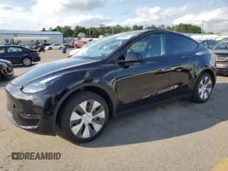 2024 Tesla Model Y with VIN 7SAYGDED7RF056617, listed as a Copart auction lot 62634364 with 4,499 mi miles and Salvage title. Bid and sale history available at DreamBid. Image 1.