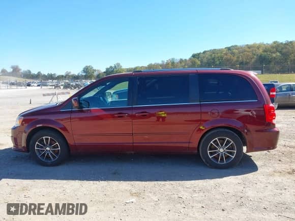 2017 Dodge Grand Caravan SXT with VIN 2C4RDGCGXHR685123, listed as a IAAI auction lot 43523544 with Not provided miles and . Bid and sale history available at DreamBid. Image 14.