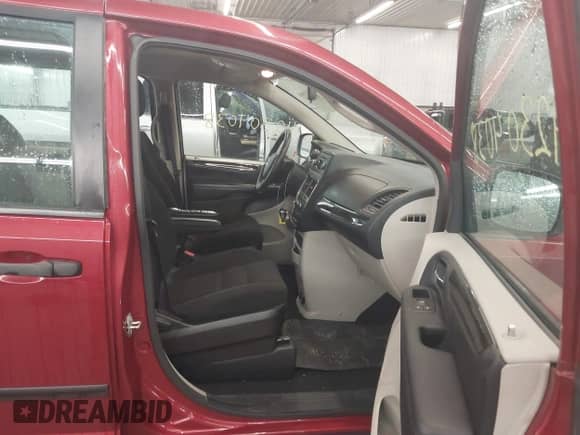 2015 Dodge Grand Caravan American Value с VIN 2C4RDGBG4FR725176, выставлен на аукционе IAAI как лот 42304038 с пробегом 503 546 миль миль и . История ставок и продаж доступна на DreamBid. Изображение 5.