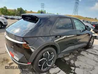 2022 Hyundai Ioniq 5 SE z VIN KM8KMDAF8NU112337, wystawiony jako Copart lot #69471025 z przebiegiem 86 056 mil mil oraz Szkoda całkowita • Salvage title. Historia ofert i sprzedaży dostępna na DreamBid. Obrazek 3.