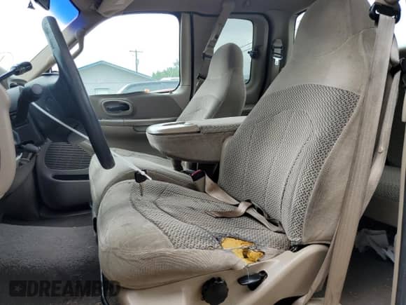 2000 Ford F-150 XL z VIN 1FTRX17W6YKA86613, wystawiony jako Copart lot #57295085 z przebiegiem Nie podano mil oraz Czysty tytuł • Clean title. Historia ofert i sprzedaży dostępna na DreamBid. Obrazek 7.