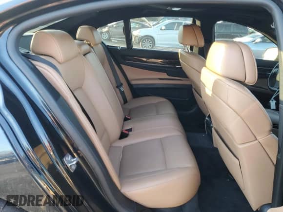 2010 BMW 7 Series 750i с VIN WBAKA8C58ACY35952, выставлен на аукционе Copart как лот 88684395 с пробегом 87 767 миль миль и Списание • Salvage title. История ставок и продаж доступна на DreamBid. Изображение 10.