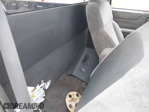 2000 Chevrolet S-10 с VIN 1GCCS1444YK101486, выставлен на аукционе IAAI как лот 42556300 с пробегом 163 184 миль миль и . История ставок и продаж доступна на DreamBid. Изображение 8.