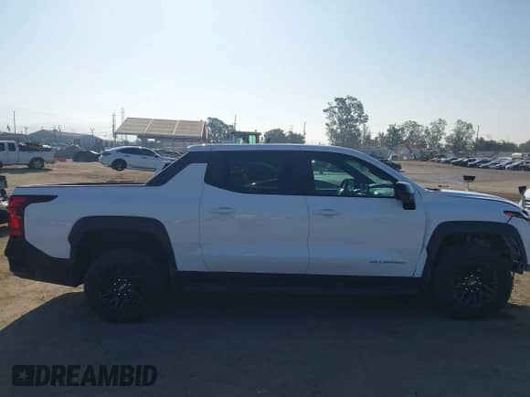 2024 Chevrolet Silverado EV Work Truck с VIN 1GC10UED1RU201421, выставлен на аукционе IAAI как лот 42396893 с пробегом 4 144 миль миль и . История ставок и продаж доступна на DreamBid. Изображение 13.