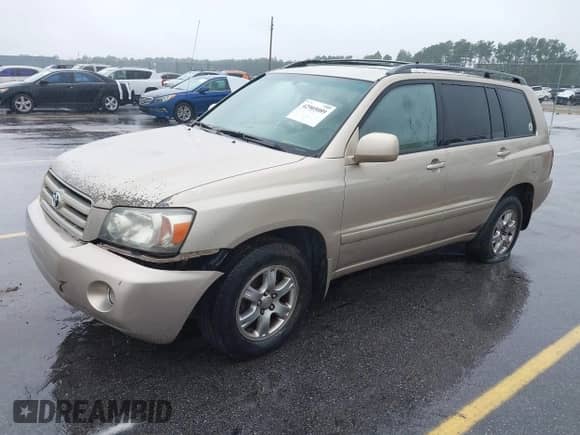 2006 Toyota Highlander with VIN JTEGP21A660109337, listed as a IAAI auction lot 42905089 with 305,501 mi miles and . Bid and sale history available at DreamBid. Image 2.