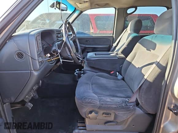 2002 Chevrolet Silverado 2500HD LS with VIN 1GCHK23UX2F234508, listed as a Copart auction lot 54331215 with 142,239 mi miles and Clean title. Bid and sale history available at DreamBid. Image 7.