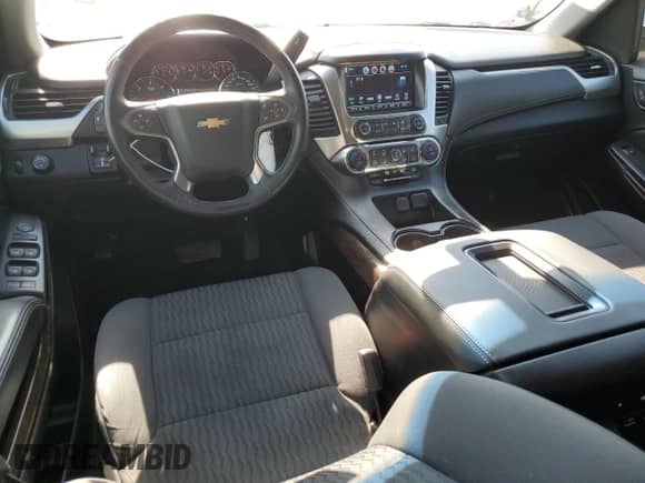 2017 Chevrolet Suburban LS с VIN 1GNSCGKC6HR395302, выставлен на аукционе Copart как лот 64584825 с пробегом 81 283 миль миль и Списание • Salvage title. История ставок и продаж доступна на DreamBid. Изображение 8.