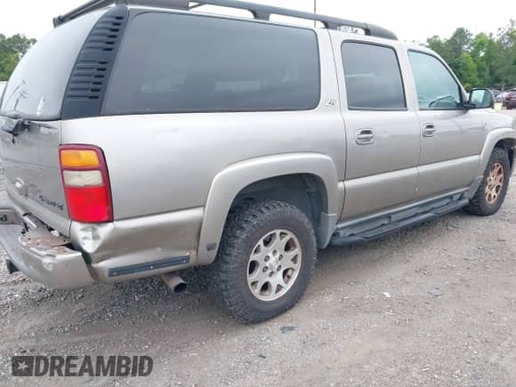 2002 Chevrolet Suburban Z71 с VIN 3GNFK16Z62G267729, выставлен на аукционе IAAI как лот 42364648 с пробегом 217 621 миль миль и . История ставок и продаж доступна на DreamBid. Изображение 6.