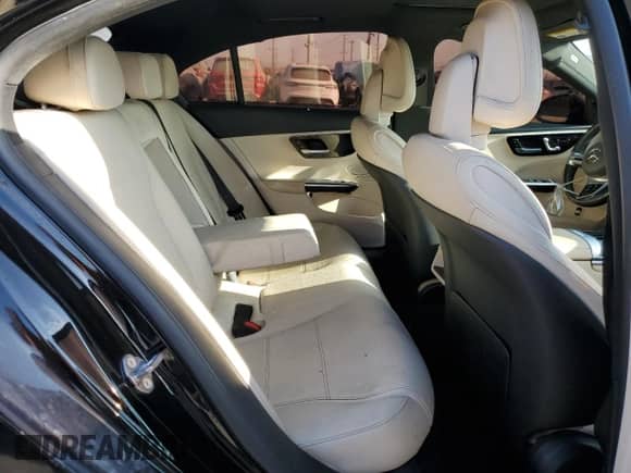 2023 Mercedes-Benz C 300 z VIN W1KAF4GB1PR148266, wystawiony jako Copart lot #81132015 z przebiegiem 25 836 mil mil oraz Czysty tytuł • Clean title. Historia ofert i sprzedaży dostępna na DreamBid. Obrazek 10.