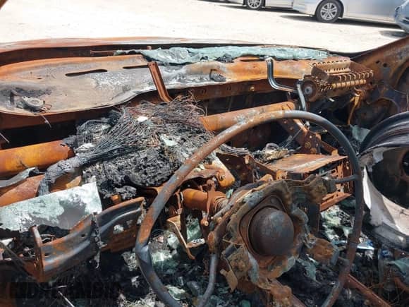 2002 Honda Accord SE with VIN 1HGCG66802A001172, listed as a IAAI auction lot 42023136 with Not provided miles and . Bid and sale history available at DreamBid. Image 7.