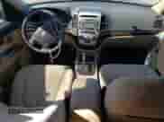 2010 Hyundai Santa Fe GLS z VIN 5NMSGDAB7AH364204, wystawiony jako Copart lot #68179575 z przebiegiem Nie podano mil oraz Szkoda całkowita • Salvage title. Historia ofert i sprzedaży dostępna na DreamBid. Obrazek 8.