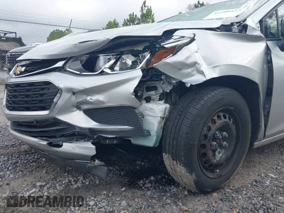 2018 Chevrolet Cruze LS с VIN 1G1BC5SM8J7111460, выставлен на аукционе IAAI как лот 41209427 с пробегом 89 637 миль миль и . История ставок и продаж доступна на DreamBid. Изображение 17.