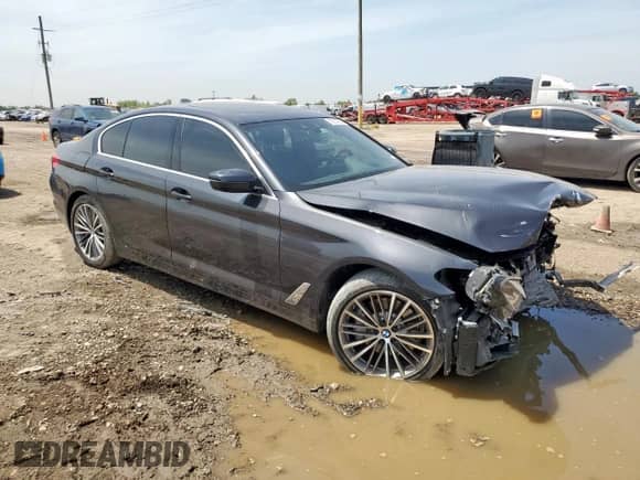 2019 BMW 5 Series 540i xDrive z VIN WBAJE7C5XKWW22818, wystawiony jako Copart lot #66738655 z przebiegiem Nie podano mil oraz Szkoda całkowita • Salvage title. Historia ofert i sprzedaży dostępna na DreamBid. Obrazek 4.