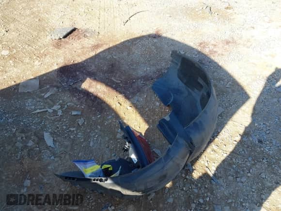 2015 Chrysler 300 S с VIN 2C3CCABG0FH853608, выставлен на аукционе IAAI как лот 41523060 с пробегом 91 153 миль миль и . История ставок и продаж доступна на DreamBid. Изображение 12.