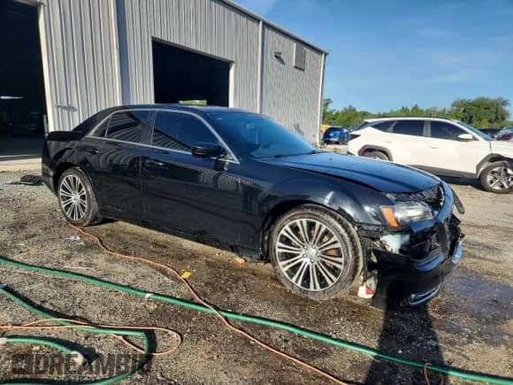 2014 Chrysler 300 S with VIN 2C3CCABG6EH146107, listed as a Copart auction lot 64185885 with 122,866 mi miles and Salvage title. Bid and sale history available at DreamBid. Image 4.