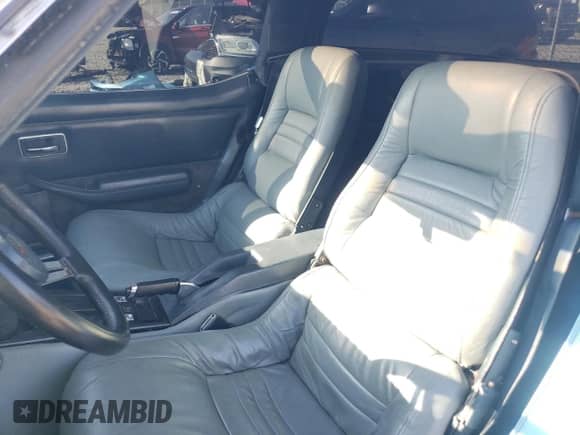 1982 Chevrolet Corvette z VIN 1G1AY8785C5103342, wystawiony jako Copart lot #47252715 z przebiegiem 39 363 mil mil oraz Szkoda całkowita • Salvage title. Historia ofert i sprzedaży dostępna na DreamBid. Obrazek 10.